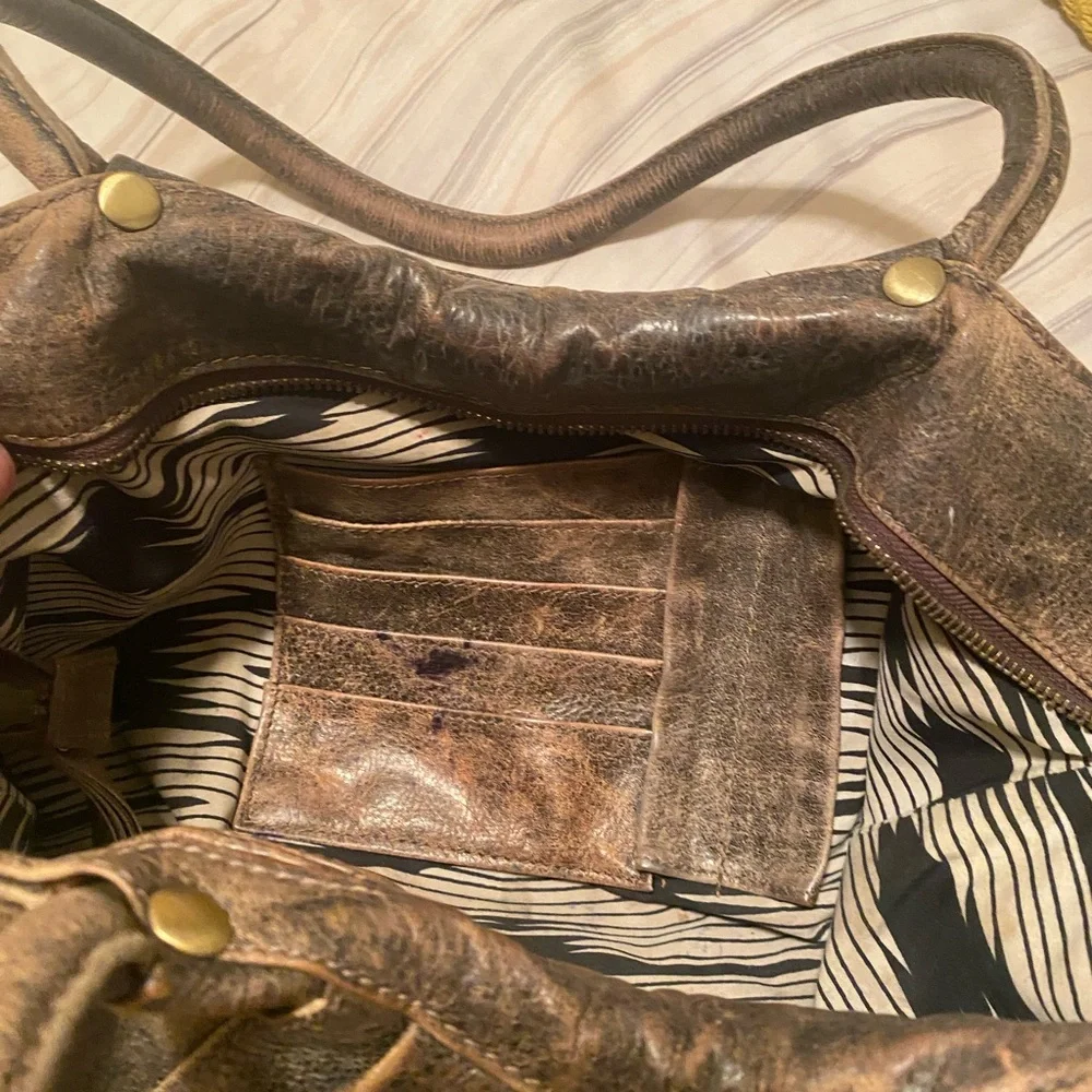 Latico Vintage Leather Shoulder Bag in Brown - Picture 5 of 7